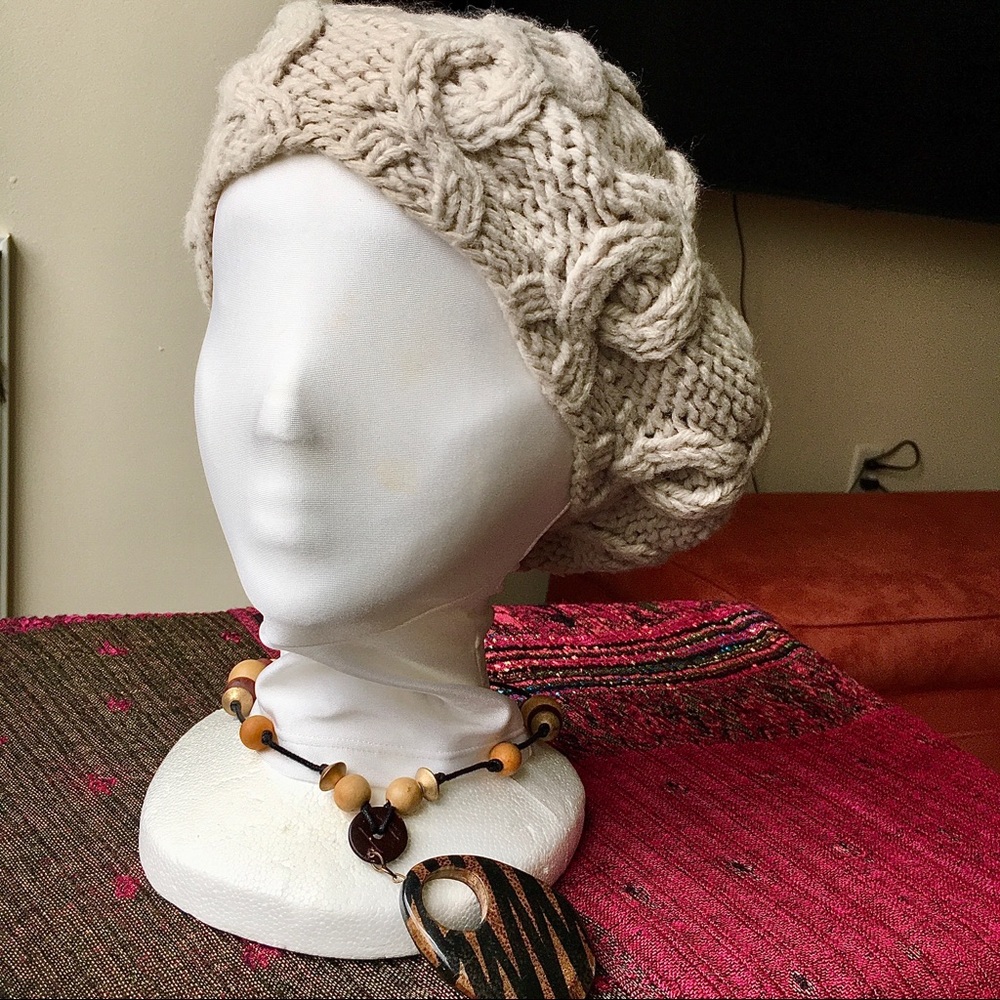 3/$15! Miss Selfridge cream cable knit slouchy hat